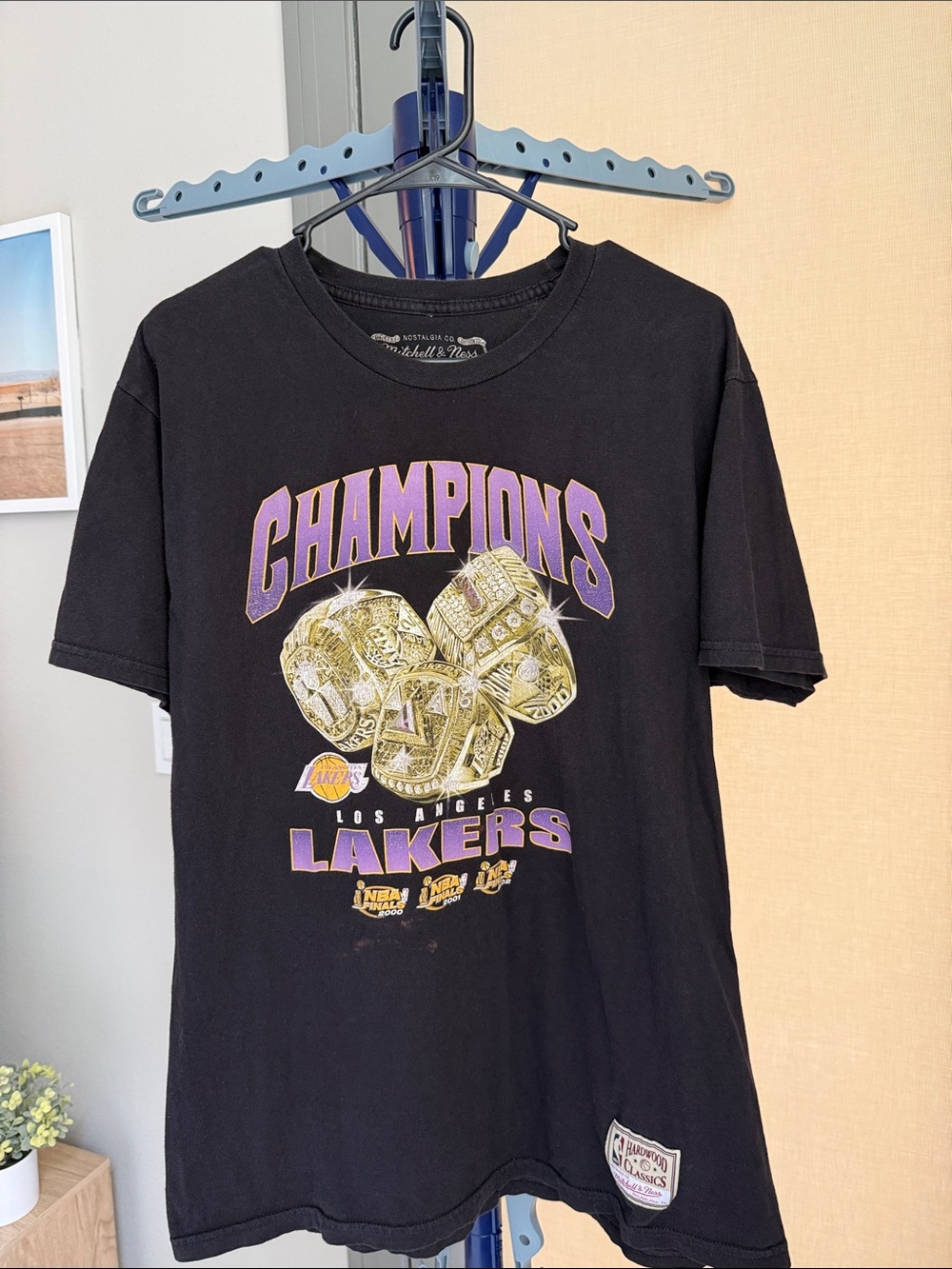 Mitchell & Ness Hardwood Classics Los Angeles Lakers Champions T-Shirt